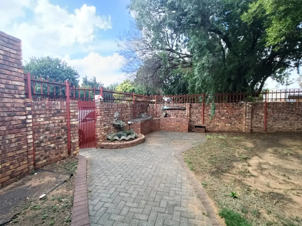 Townhouse let in Langenhovenpark - 1BX1720643 Townhouse let in Langenhovenpark - 1BX1720643