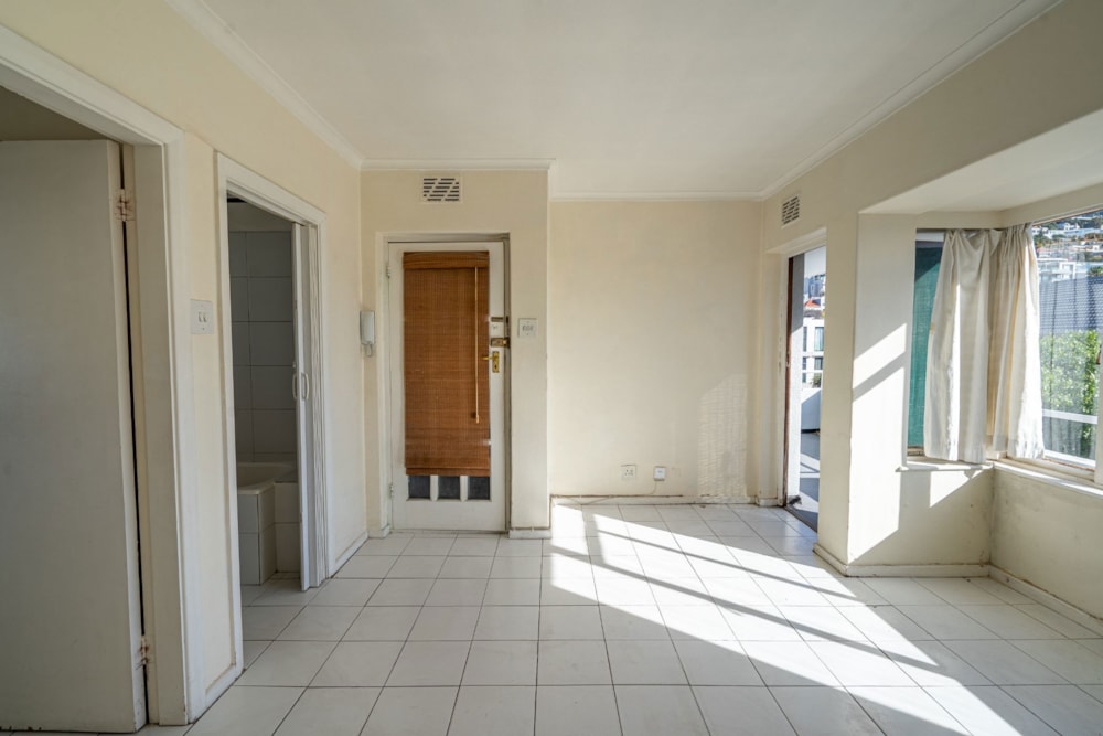 Studio apartment for sale in Bantry Bay - AS1722416 Studio apartment for sale in Bantry Bay - AS1722416