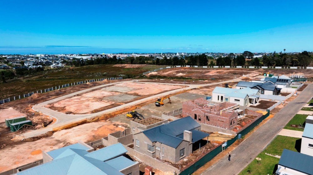 Security estate home for sale in Kraaibosch Park - GEO1707938 Security estate home for sale in Kraaibosch Park - GEO1707938