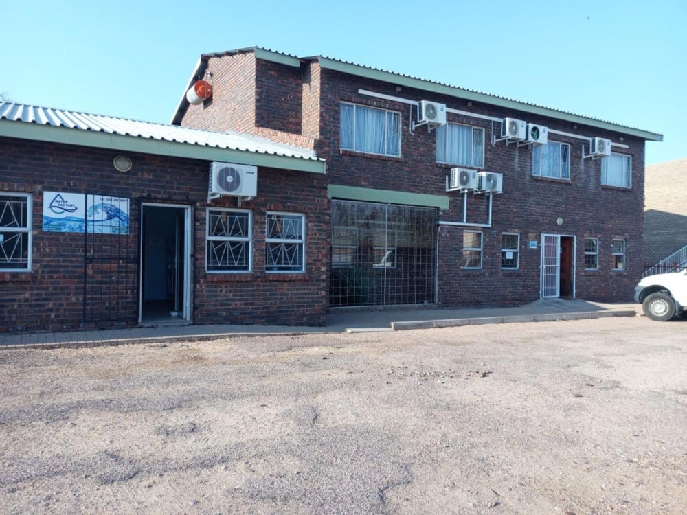 Commercial Building for sale in Lemoendraai - 1KAH1721249 Commercial Building for sale in Lemoendraai - 1KAH1721249