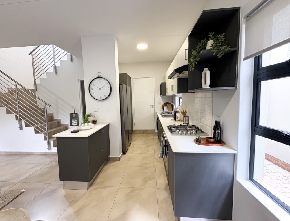 Security complex home for sale in Nelspruit Ext 29 - 1NS1714336 Security complex home for sale in Nelspruit Ext 29 - 1NS1714336