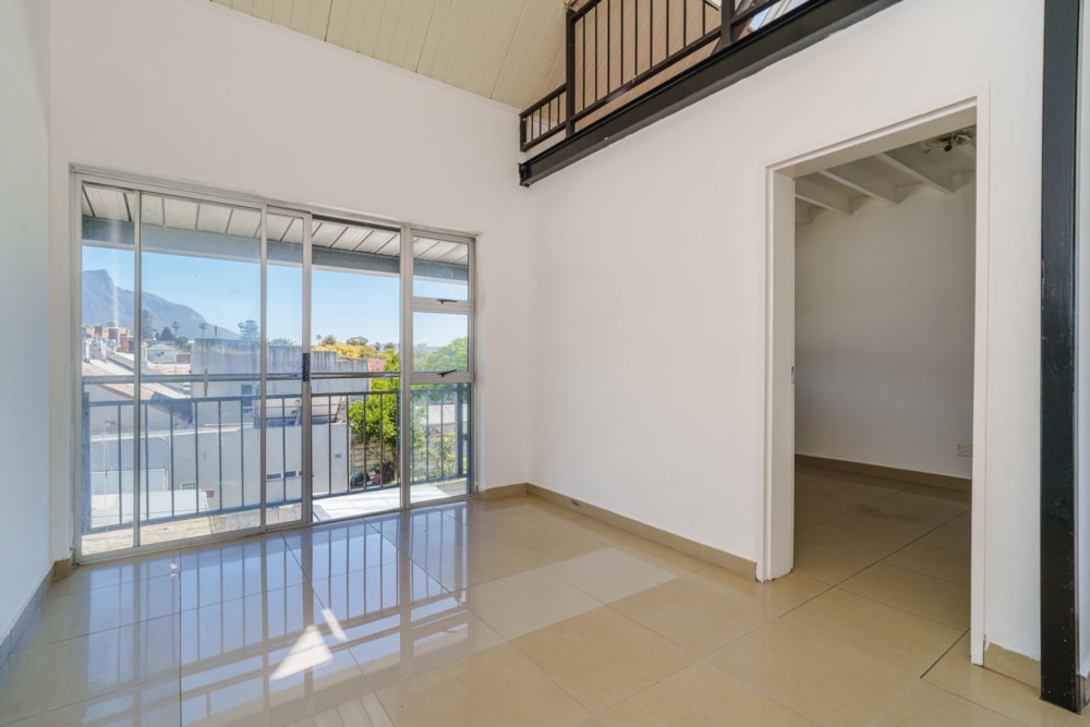 Apartment for sale in Wynberg, Cape Town - KW1721806 Apartment for sale in Wynberg, Cape Town - KW1721806