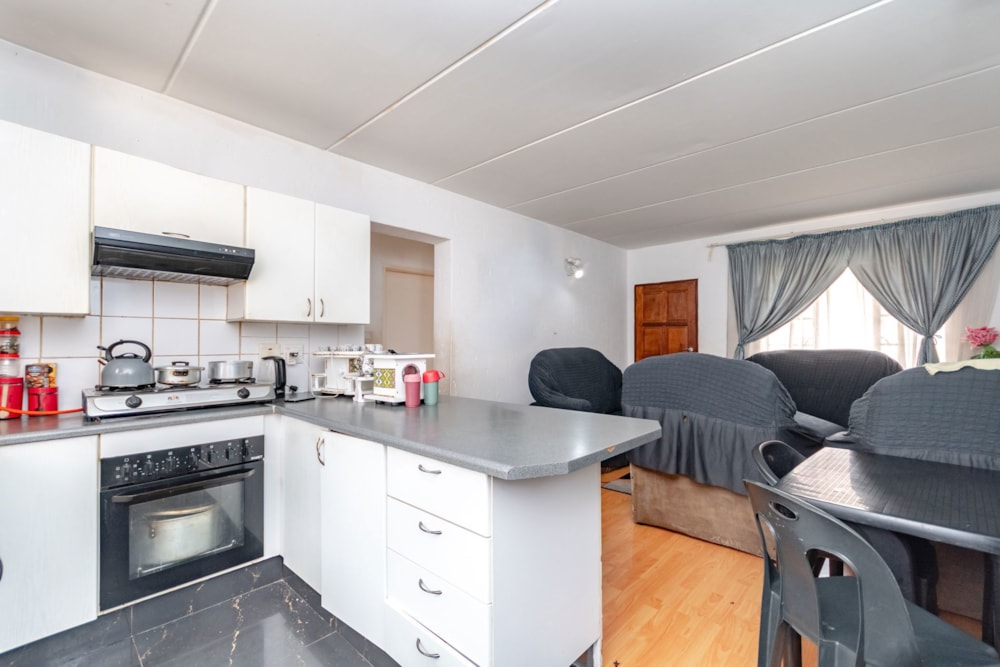 Townhouse for sale in Chloorkop - KTP1720219