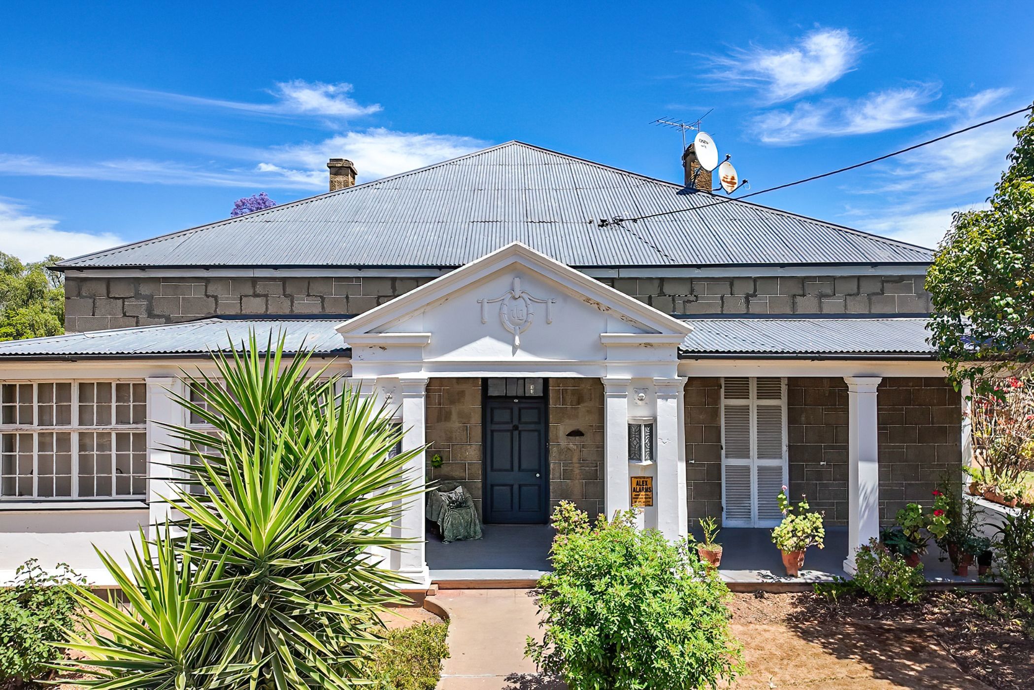 House for sale in Oudtshoorn North - 1OU1722574