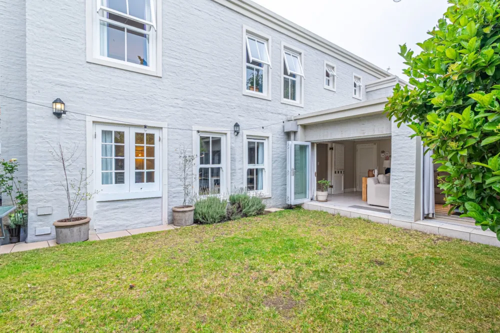 Townhouse let in Parktown North - JBL1720465 Townhouse let in Parktown North - JBL1720465