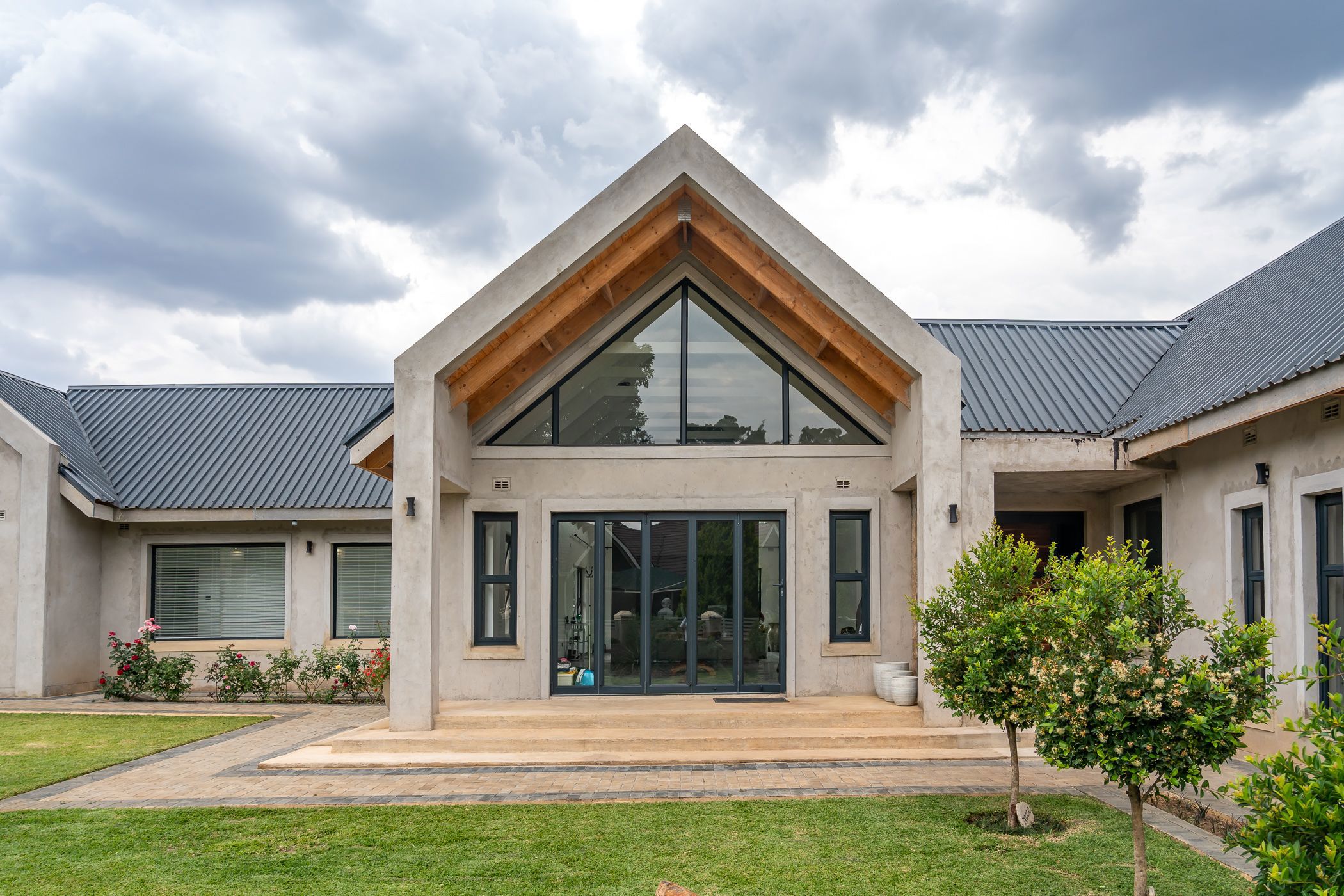 Townhouse for sale in Borrowdale Brooke, Zimbabwe - 3ZB1721374