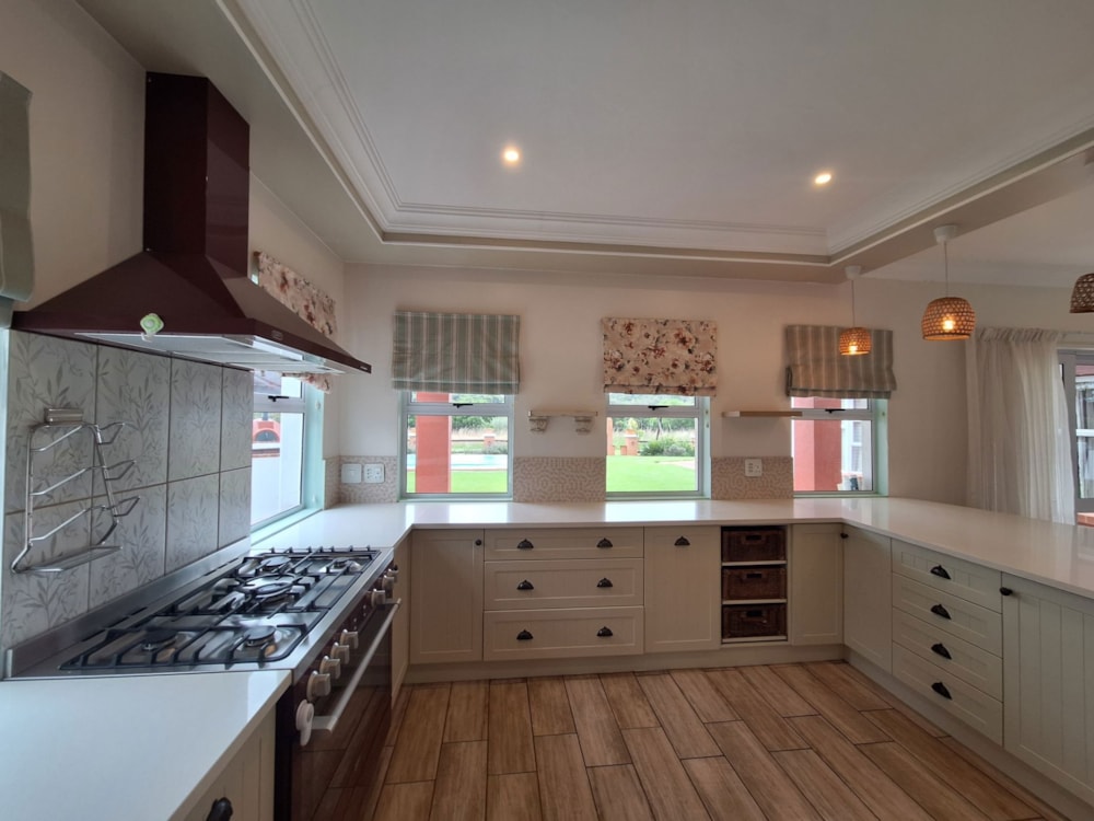 Security estate home for sale in Waterlake Farm - PT1720431 Security estate home for sale in Waterlake Farm - PT1720431