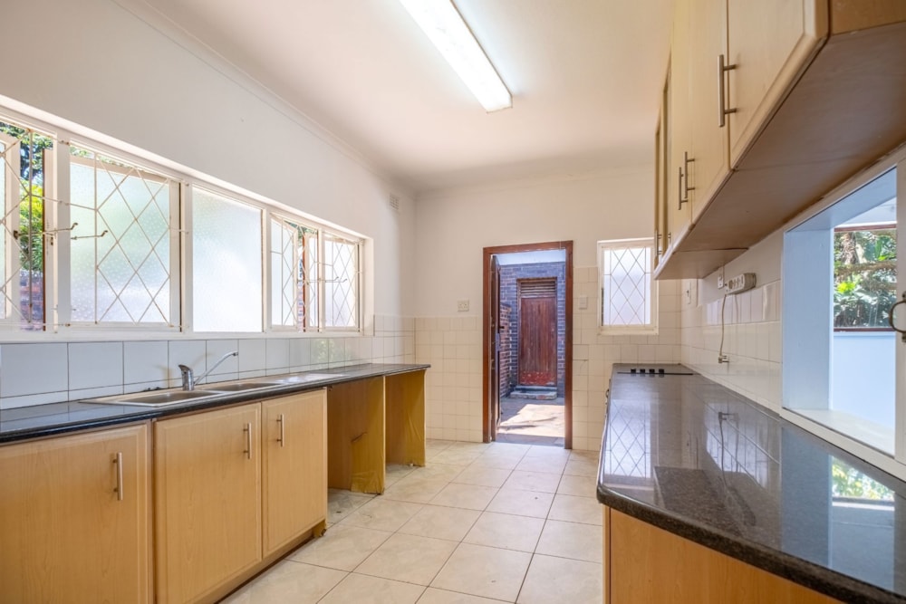 House for sale in Athlone Park - 1WB1721910 House for sale in Athlone Park - 1WB1721910