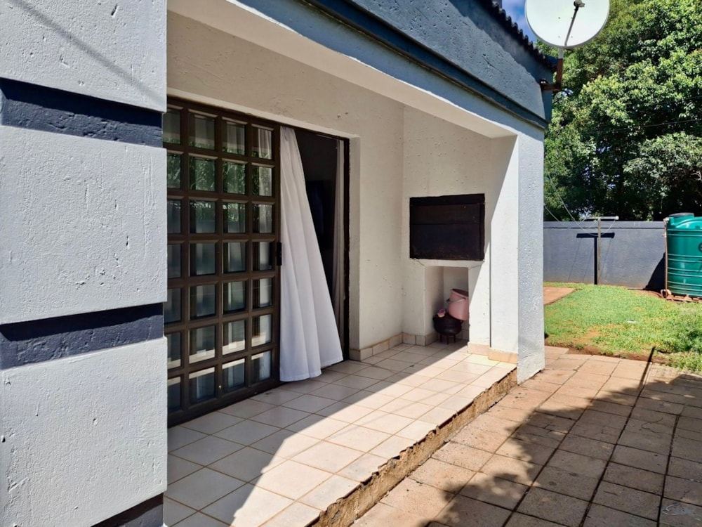 House for sale in Koster - 1RU1720321