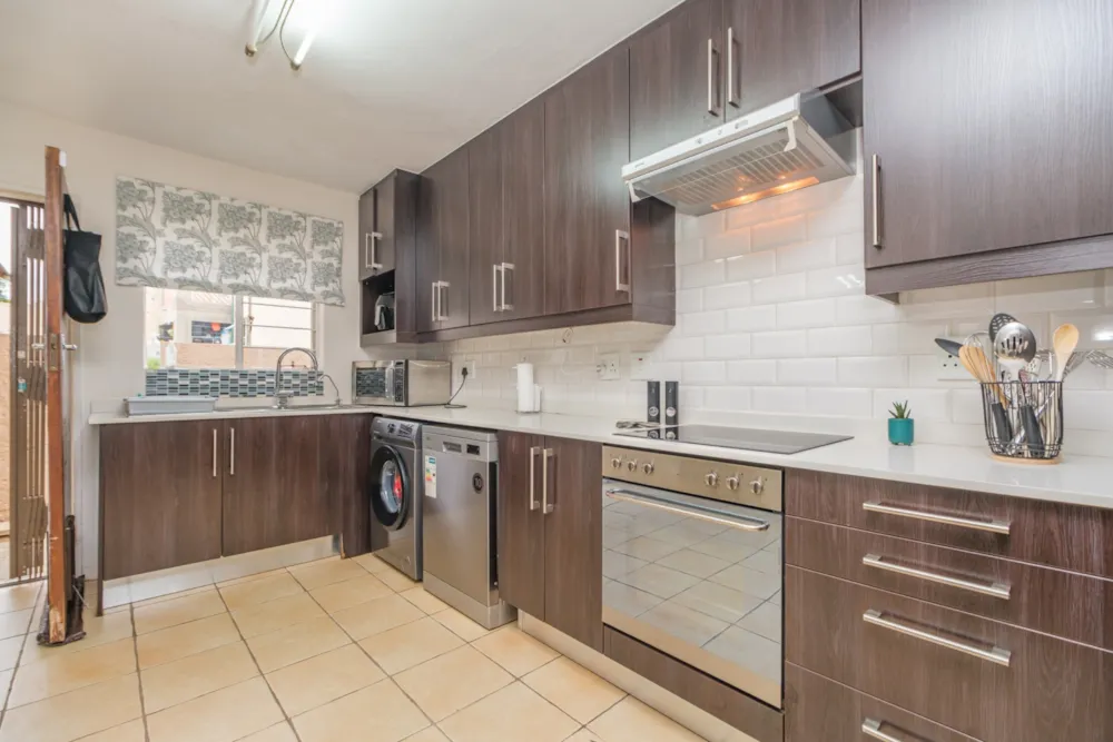 Double-storey cluster sold in Bromhof - RAN1720221 Double-storey cluster sold in Bromhof - RAN1720221