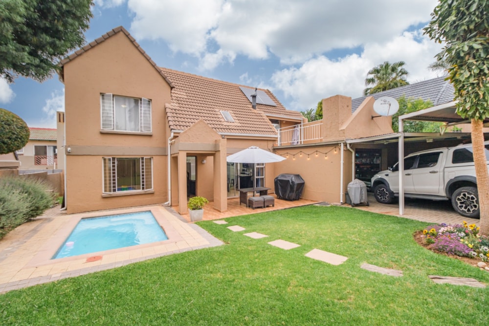 Double-storey cluster for sale in Bromhof - RAN1720221 Double-storey cluster for sale in Bromhof - RAN1720221