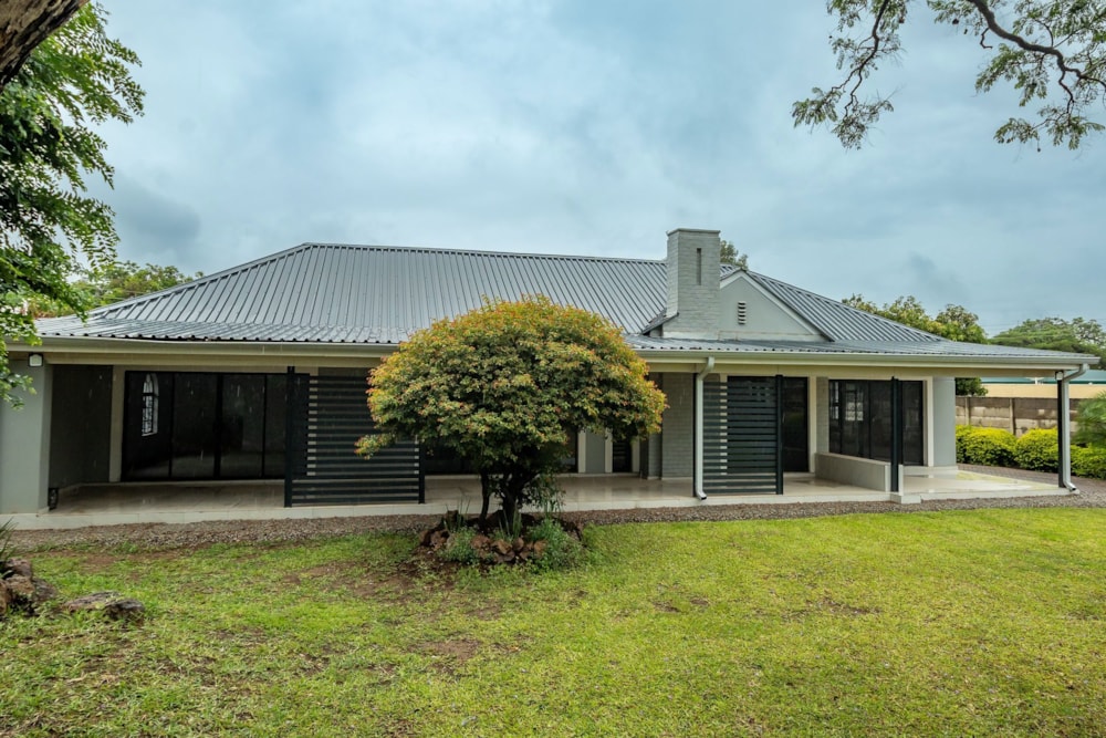 House for sale in Eastlea North, Zimbabwe - 3ZB1723674 House for sale in Eastlea North, Zimbabwe - 3ZB1723674