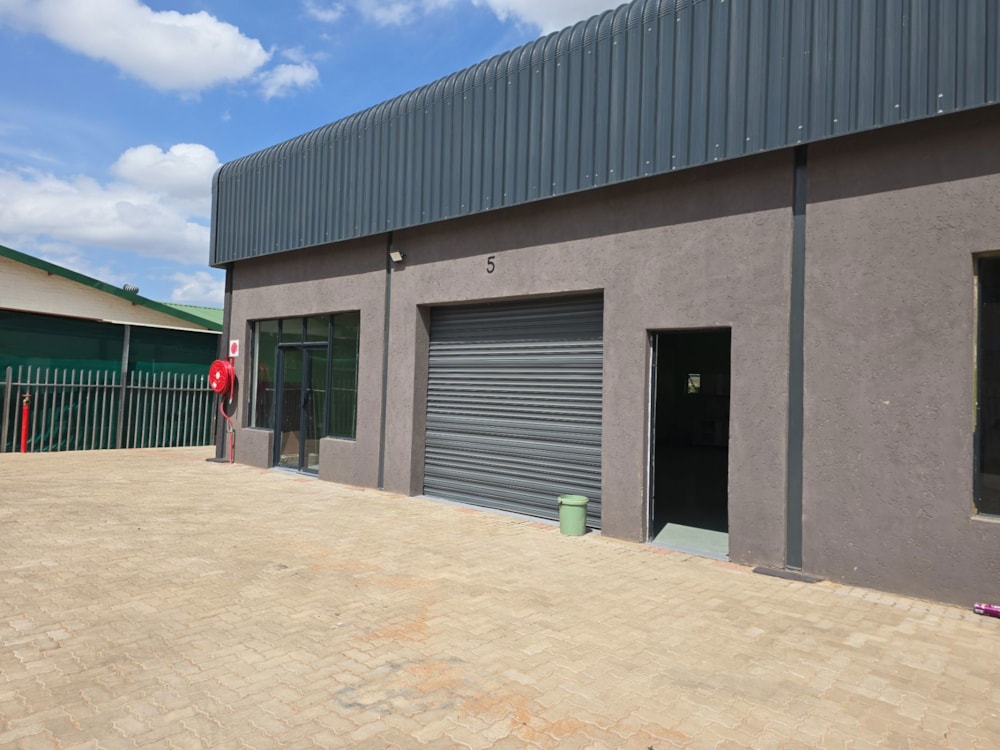 Commercial business to rent in Phakalane, Botswana - 3BO1720258 Commercial business to rent in Phakalane, Botswana - 3BO1720258