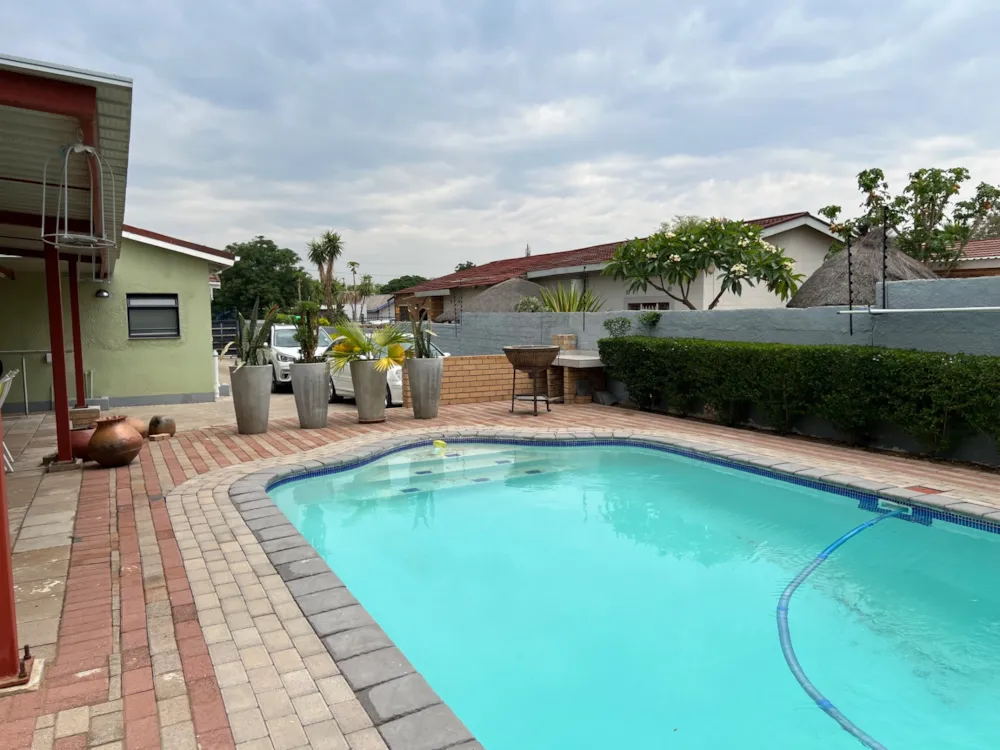 House let in Broadhurst, Botswana - 3BO1725245