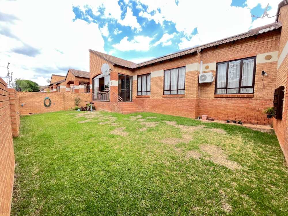 Townhouse for sale in Mooikloof Ridge - PT1720286 Townhouse for sale in Mooikloof Ridge - PT1720286