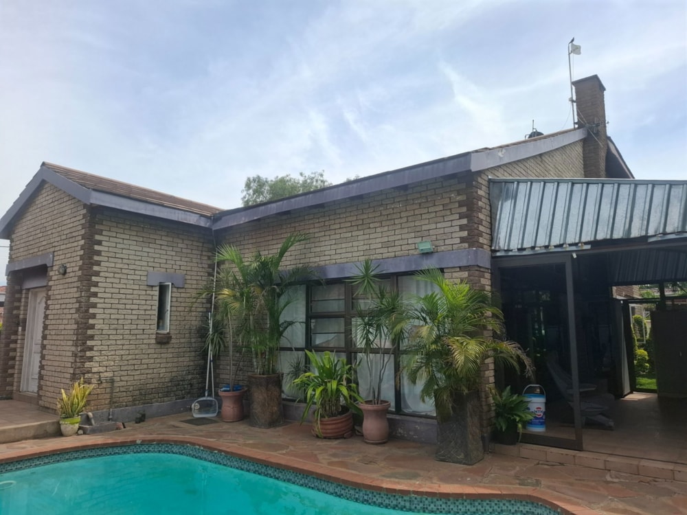 Double-storey house to rent in Phakalane, Botswana - 3BO1720542 Double-storey house to rent in Phakalane, Botswana - 3BO1720542