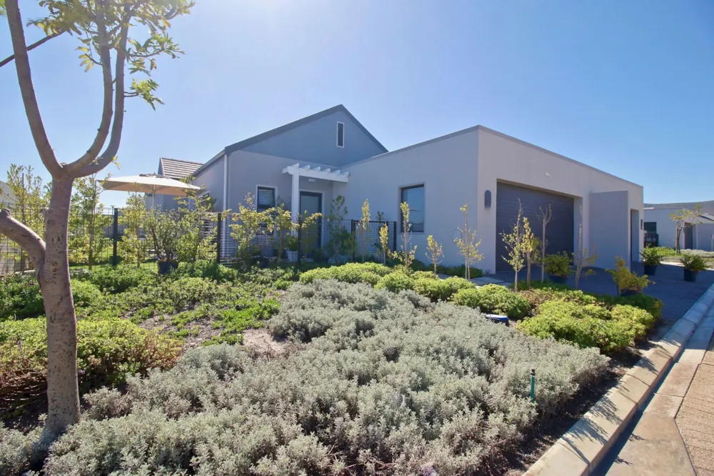 House let in Burgundy Estate - 1PLA1720333
