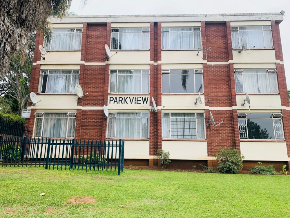 Bachelor apartment for sale in Pietermaritzburg Central - 1PM1721095