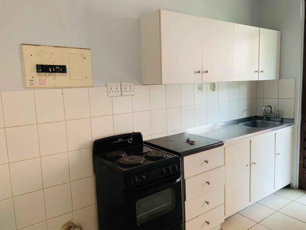 Bachelor apartment for sale in Pietermaritzburg Central - 1PM1721095