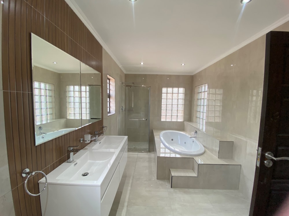 House to rent in Maru-A-Pula, Botswana - 3BO1720452 House to rent in Maru-A-Pula, Botswana - 3BO1720452