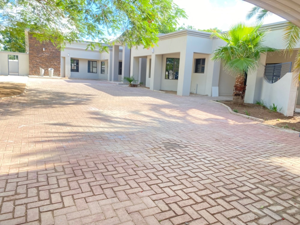 House to rent in Maru-A-Pula, Botswana - 3BO1728396