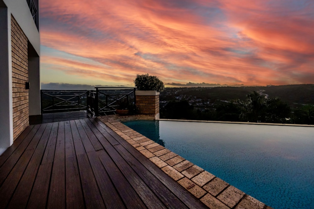 Double-storey house for sale in Beacon Bay - 1EZ1720405 Double-storey house for sale in Beacon Bay - 1EZ1720405