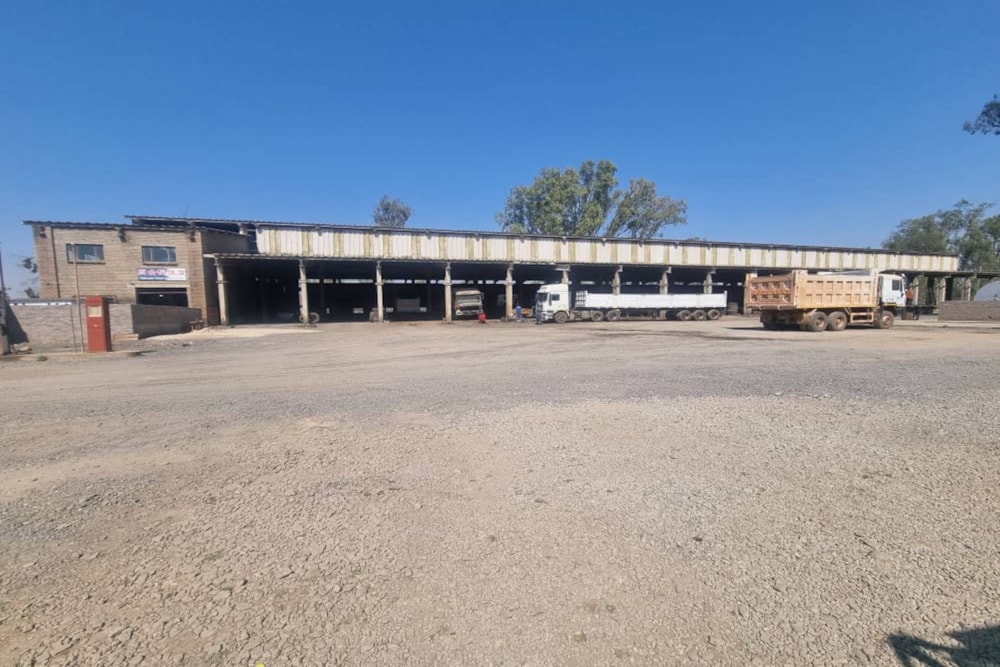 Commercial industrial property for sale in Midlands, Zimbabwe - 3ZB1720424 Commercial industrial property for sale in Midlands, Zimbabwe - 3ZB1720424