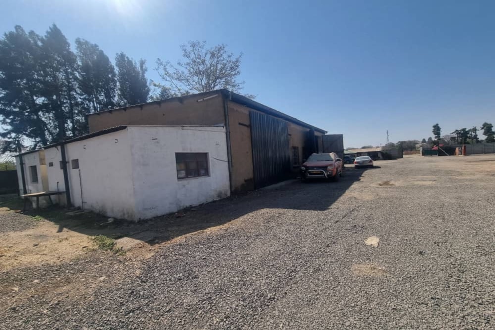 Commercial industrial property for sale in Midlands, Zimbabwe - 3ZB1720424 Commercial industrial property for sale in Midlands, Zimbabwe - 3ZB1720424