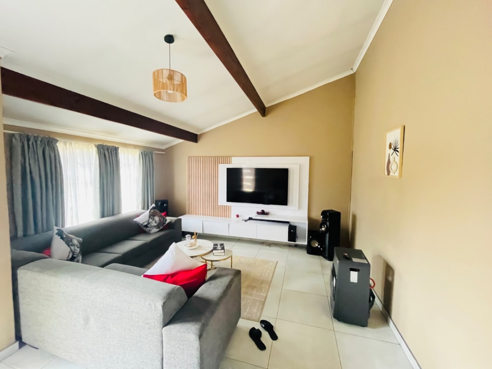 House for sale in Witbank (eMalahleni) - 1WD1720461 House for sale in Witbank (eMalahleni) - 1WD1720461