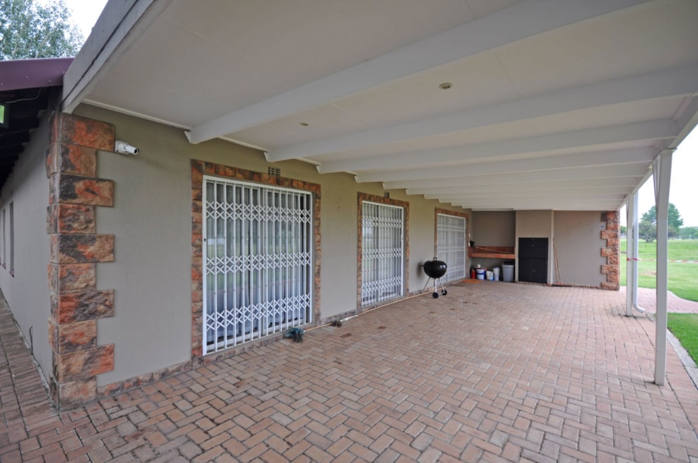 Security estate home for sale in Lochvaal - 1VT1720541 Security estate home for sale in Lochvaal - 1VT1720541