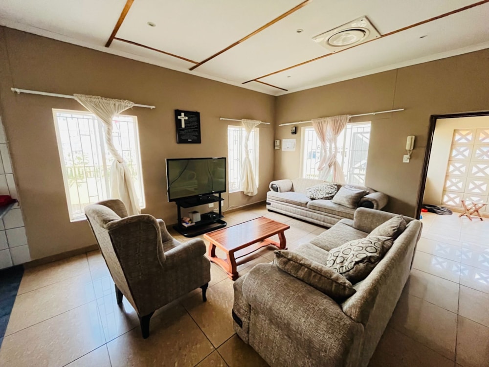 House for sale in Rocky Crest, Namibia - 3NM1720826 House for sale in Rocky Crest, Namibia - 3NM1720826