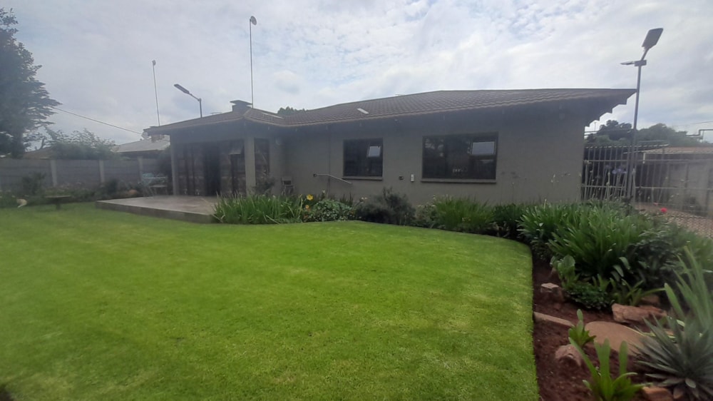 House for sale in Vanderbijlpark CW 1 - 1VT1720534 House for sale in Vanderbijlpark CW 1 - 1VT1720534