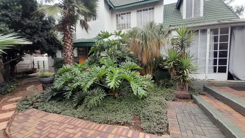 Double-storey house for sale in Vanderbijlpark SE 3 - 1VT1720695 Double-storey house for sale in Vanderbijlpark SE 3 - 1VT1720695