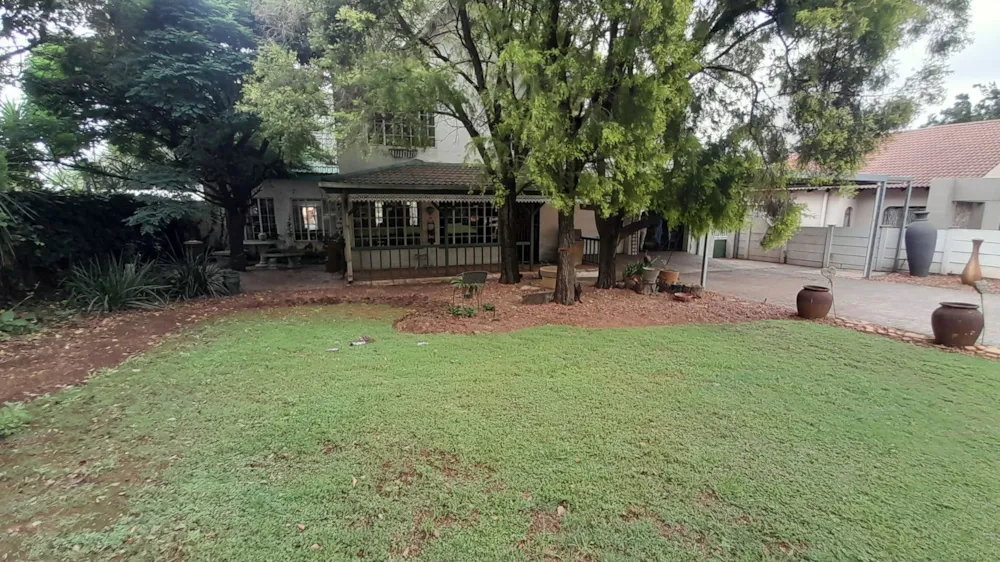 Double-storey house for sale in Vanderbijlpark SE 3 - 1VT1720695 Double-storey house for sale in Vanderbijlpark SE 3 - 1VT1720695