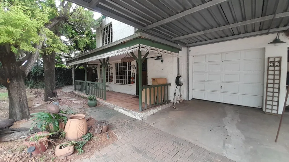 Double-storey house for sale in Vanderbijlpark SE 3 - 1VT1720695 Double-storey house for sale in Vanderbijlpark SE 3 - 1VT1720695