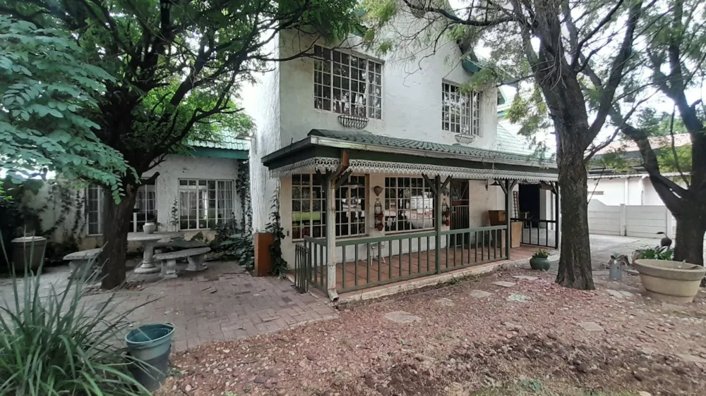 Double-storey house for sale in Vanderbijlpark SE 3 - 1VT1720695 Double-storey house for sale in Vanderbijlpark SE 3 - 1VT1720695