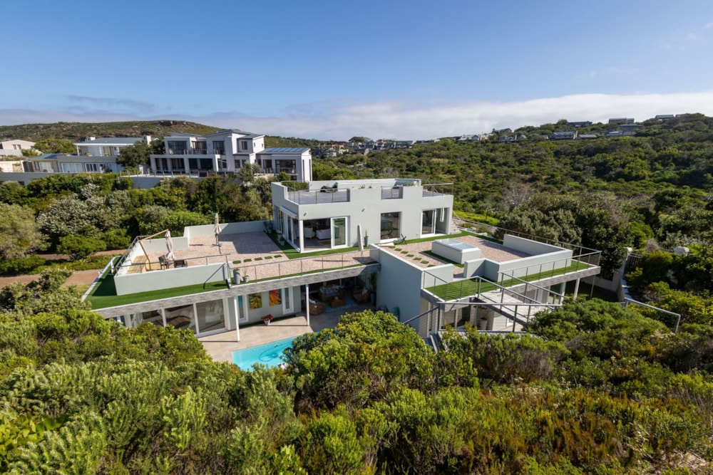 Beachfront villa to rent in Plettenberg Bay - 1KG1720613 Beachfront villa to rent in Plettenberg Bay - 1KG1720613