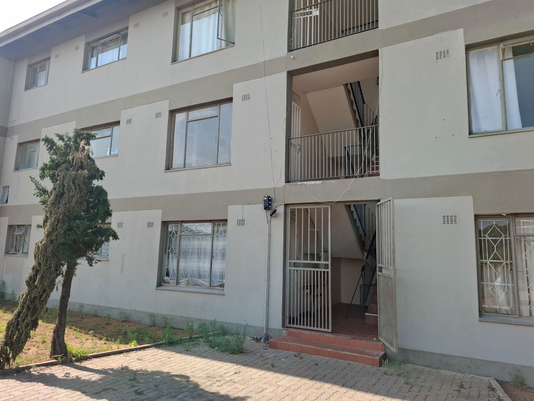 Security complex home to rent in Extension 12, Botswana - 3BO1720836