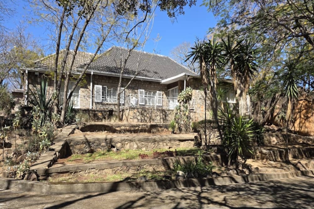 House for sale in Hillside, Bulawayo, Zimbabwe - 3ZB1720803 House for sale in Hillside, Bulawayo, Zimbabwe - 3ZB1720803