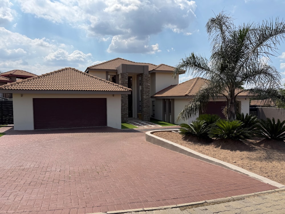 Golf estate house for sale in Bankenveld - 1WD1720832 Golf estate house for sale in Bankenveld - 1WD1720832