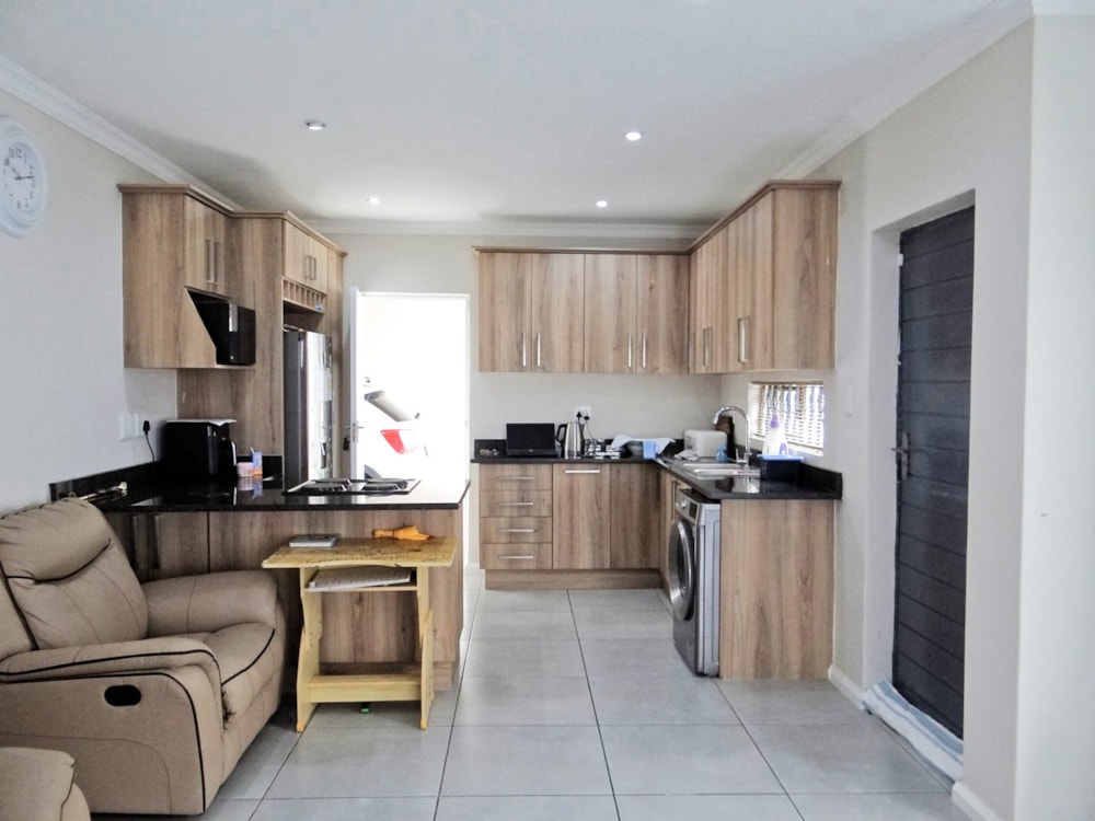 House for sale in Fairview, Port Elizabeth, Gqeberha - 1PLZ1721208 House for sale in Fairview, Port Elizabeth, Gqeberha - 1PLZ1721208