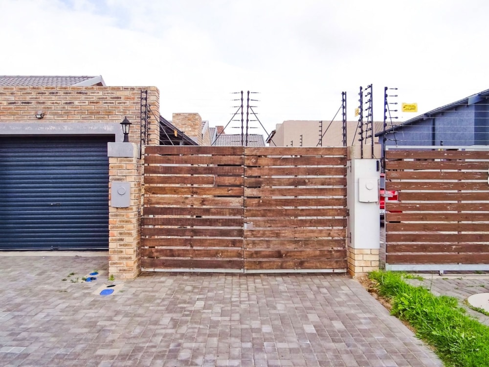 House for sale in Fairview, Port Elizabeth, Gqeberha - 1PLZ1721208 House for sale in Fairview, Port Elizabeth, Gqeberha - 1PLZ1721208