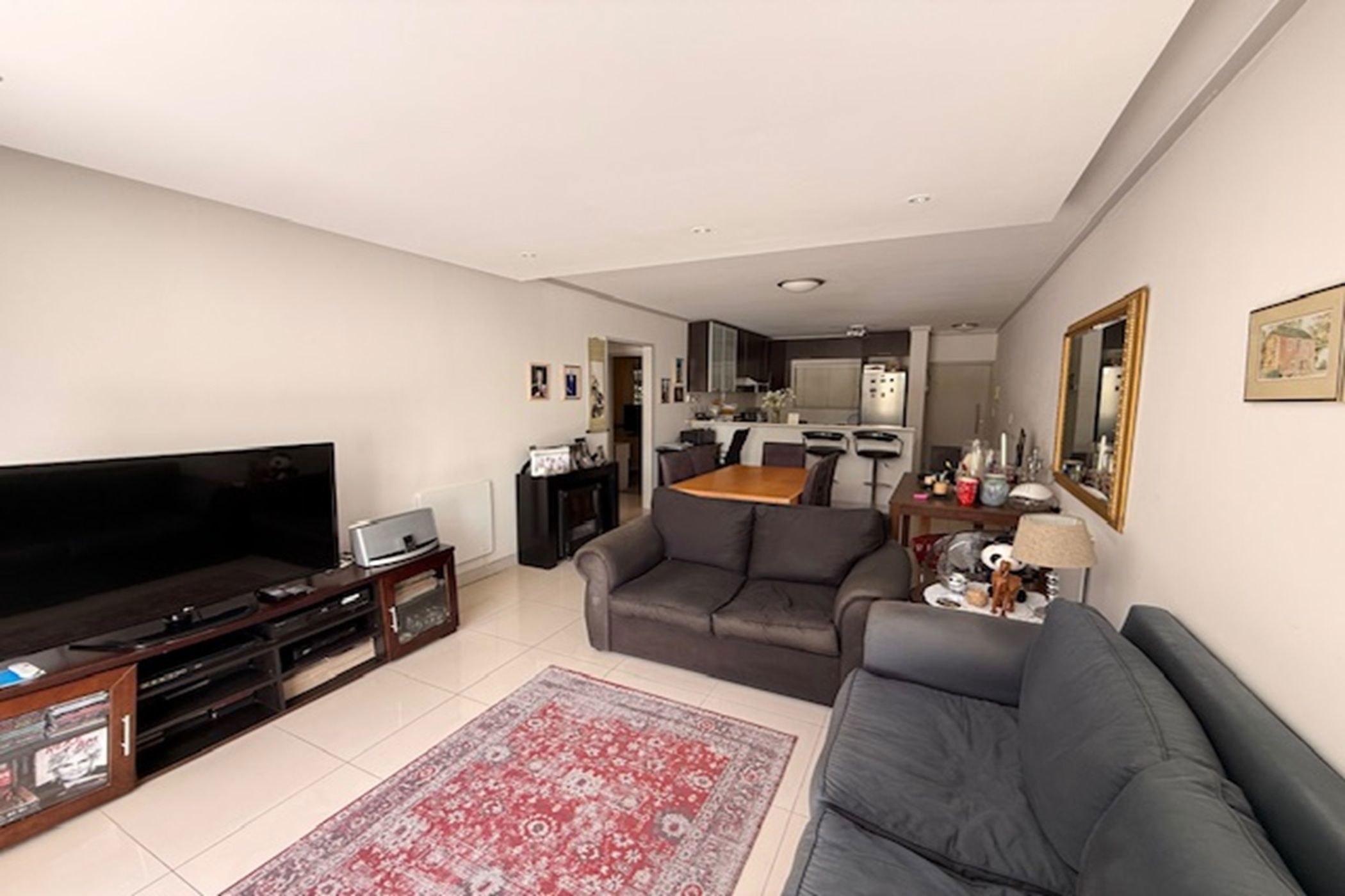 Apartment to rent in Claremont, Cape Town - RBL1720905