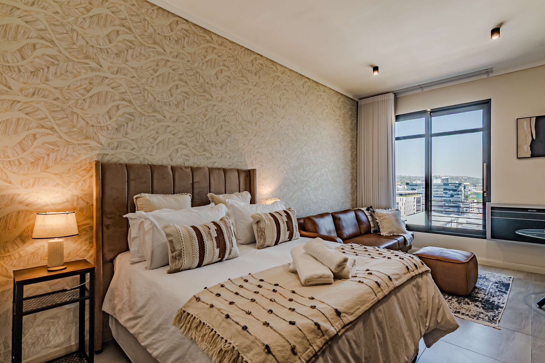 Bachelor apartment to rent in Menlyn - PTL1720923