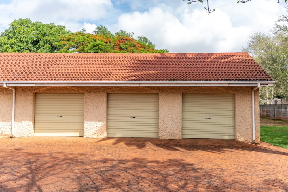 House for sale in Vainona, Zimbabwe - 3ZB1722456 House for sale in Vainona, Zimbabwe - 3ZB1722456