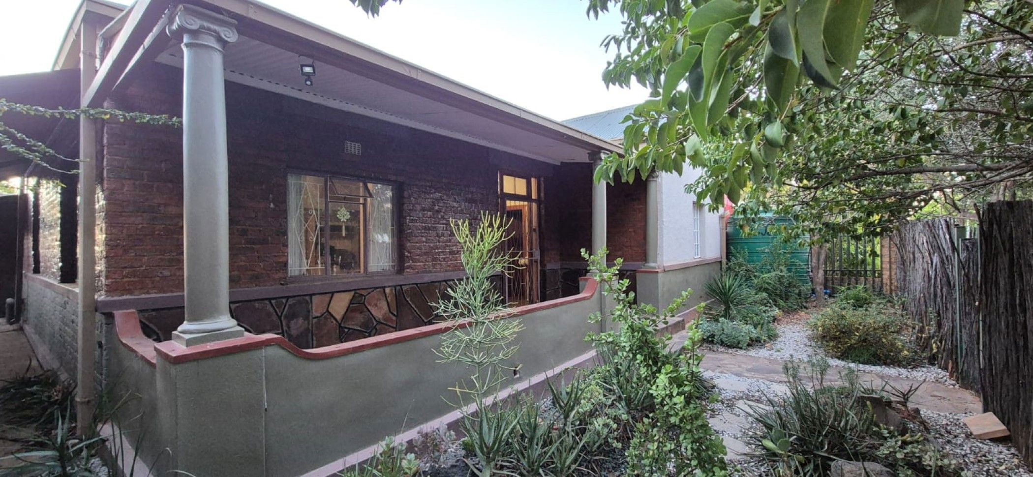 House for sale in Beaconsfield - 1KJ1720931