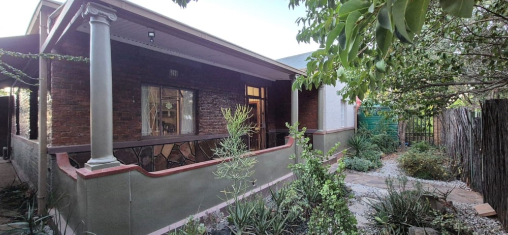 House for sale in Beaconsfield - 1KJ1720931 House for sale in Beaconsfield - 1KJ1720931