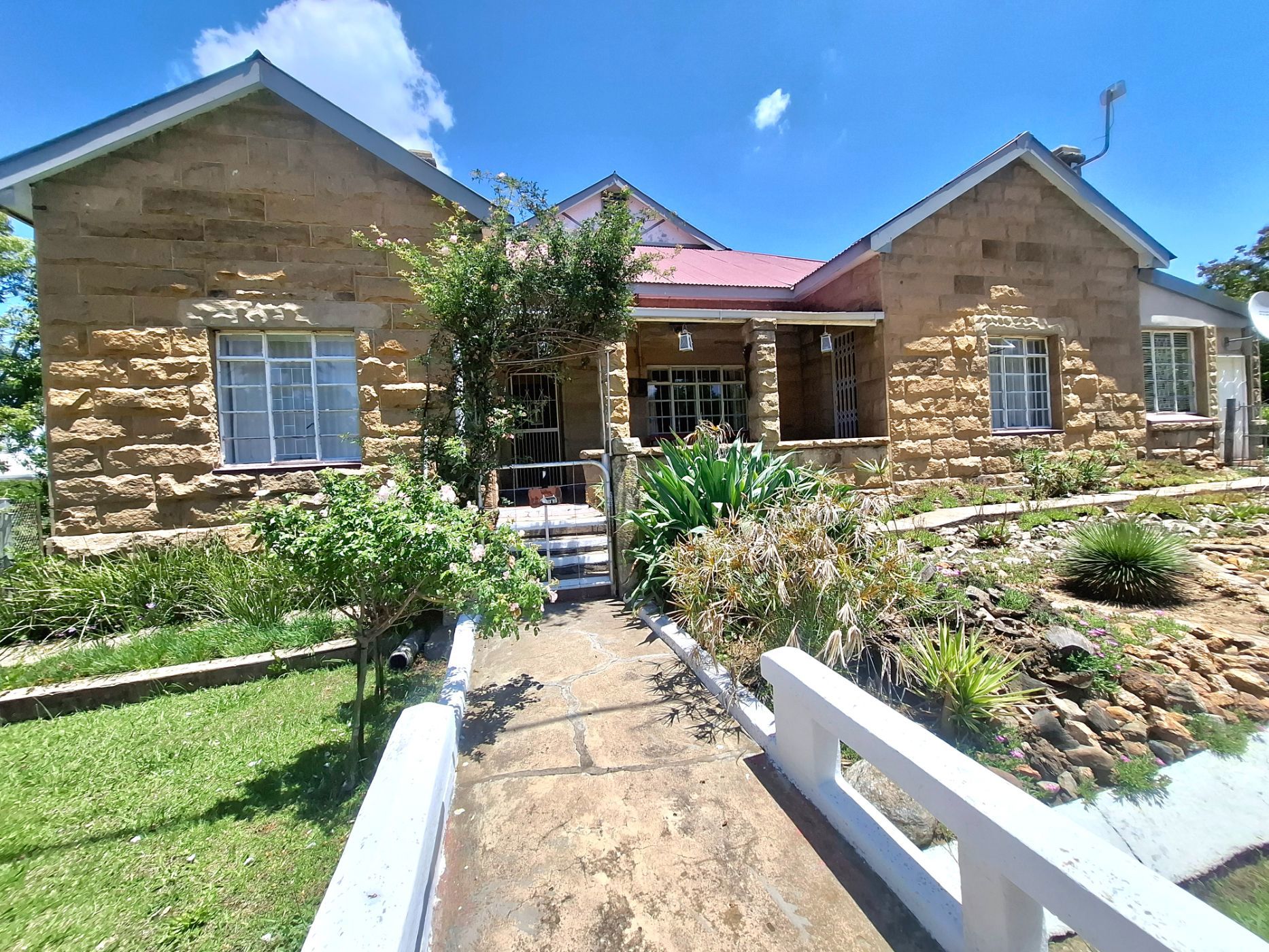 House for sale in Paul Roux - 1BTH1721051