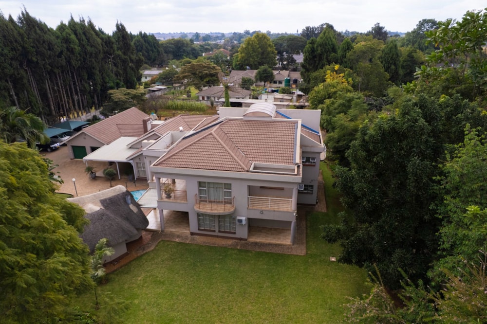 Double-storey house for sale in Borrowdale, Zimbabwe - 3ZB1721027 Double-storey house for sale in Borrowdale, Zimbabwe - 3ZB1721027