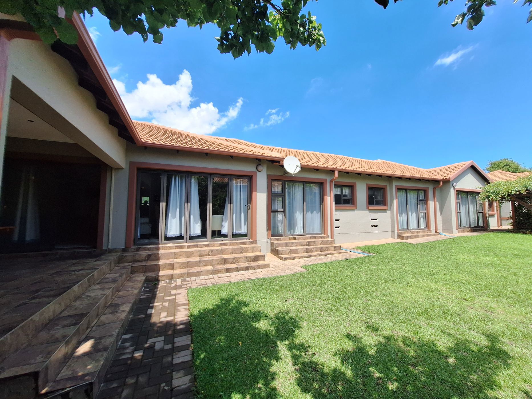 House to rent in Midstream Estate - CN1722713